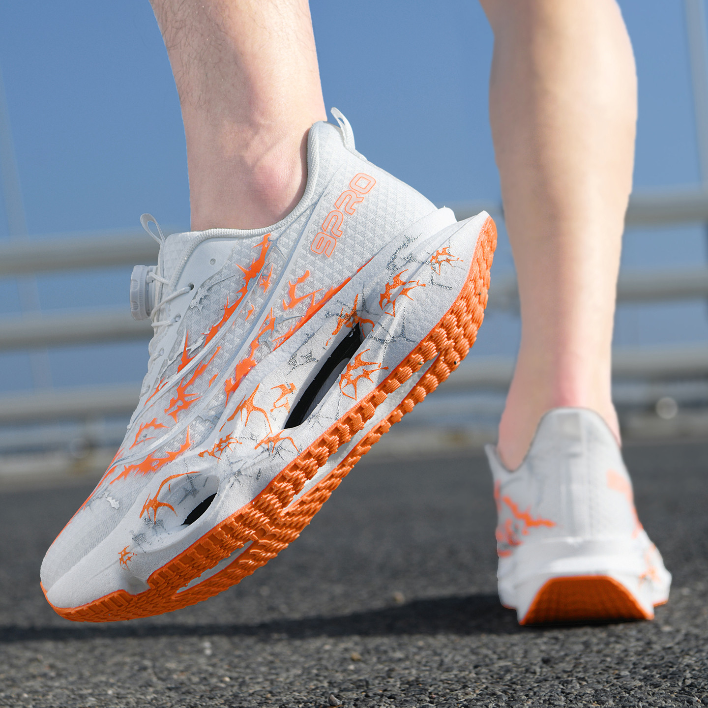 รองเท้าวิ่งเทรล รุ่นใหม่ล่าสุด - Lightweight Road Running Shoes บทวิจารณ์และราคา