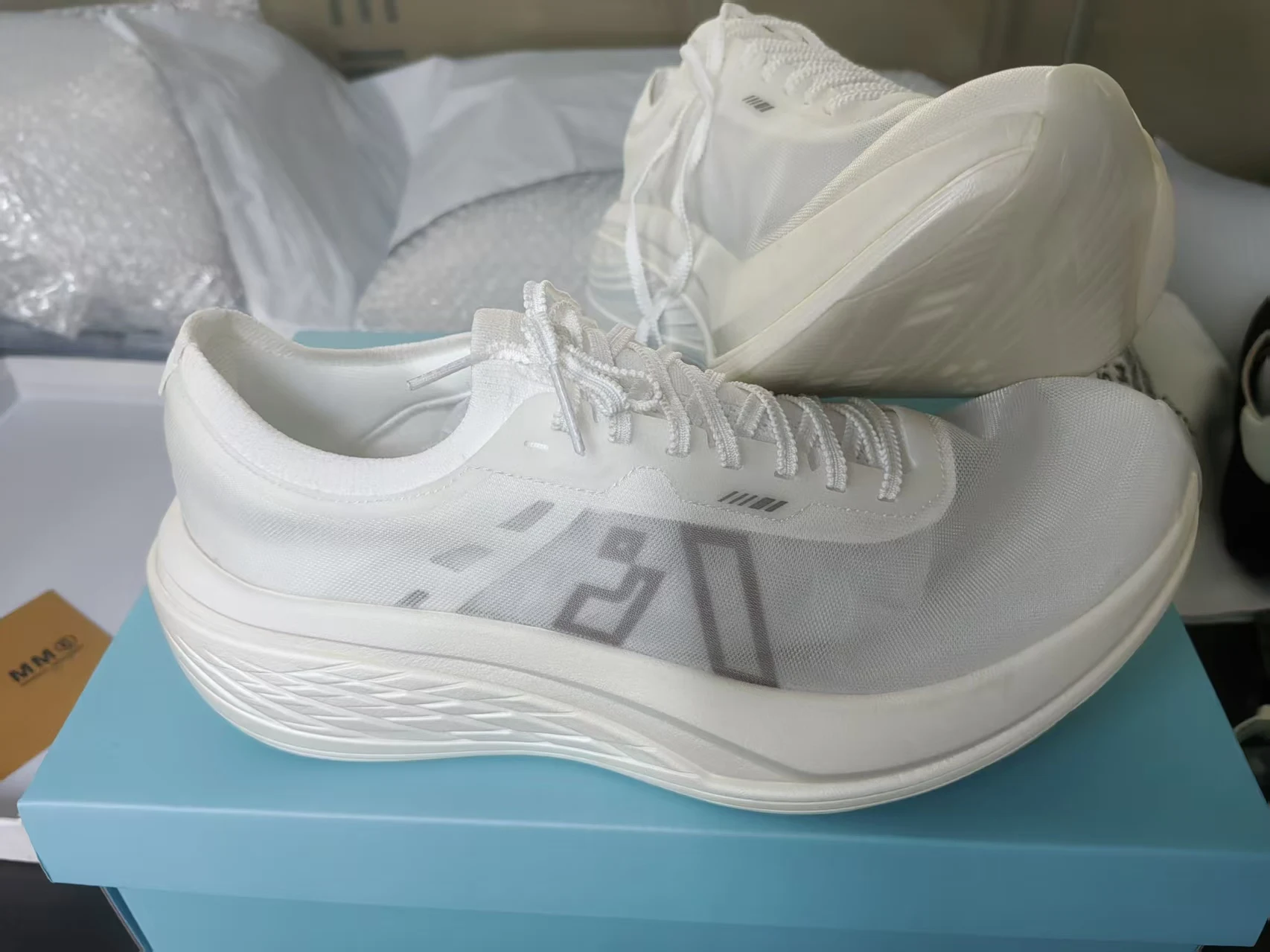 รองเท้าวิ่งรุ่นรันซิฟลายน้ำหนั - Lightweight Road Running Shoes บทวิจารณ์และราคา